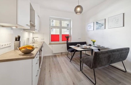 Suedviertel Apartamento | Modern & Zentral I 5 Pers. I PS4 I Netflix I Wlan