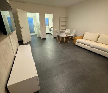 Leverkusen Apartamento | Modern & Zentral in Lev, schnell in Köln DDorf, schnelles WIFI, Netflix