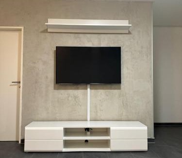 Leverkusen Apartamento | Modern & Zentral in Lev, schnell in Köln DDorf, schnelles WIFI, Netflix