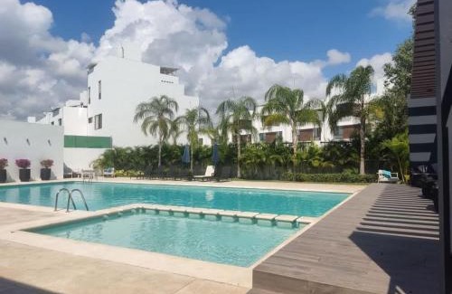 Playa del Carmen Casa | Moderna Villa 3 pisos condominio Playa del Carmen
