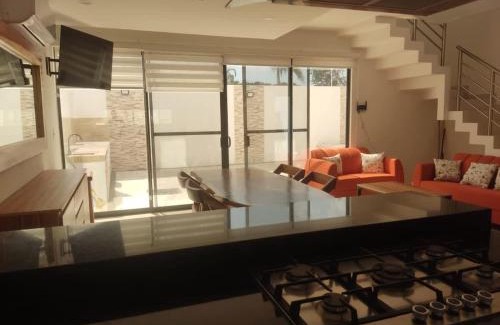 Playa del Carmen Casa | Moderna Villa 3 pisos condominio Playa del Carmen