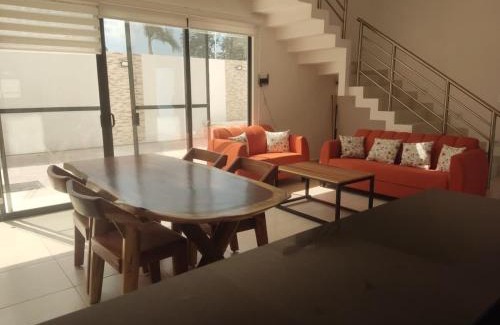 Playa del Carmen Casa | Moderna Villa 3 pisos condominio Playa del Carmen