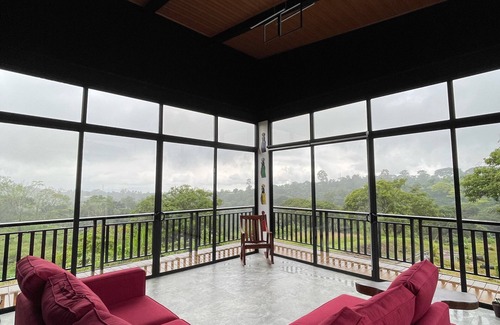 San Isidro Villa | Moderna Villa de Montaña