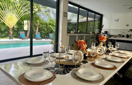 Playacar Villa | Moderna Villa Venus en Playacar 5 min 5ta/Playa 22 PAX