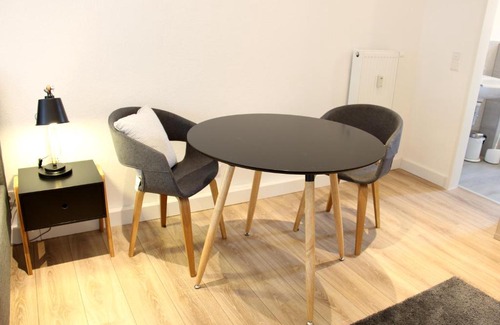 Region Hannover District Apartamento | Moderne 1-Zimmer Wohnung mit Terasse, Küche, Bad mit Dusche, TV & WIFI