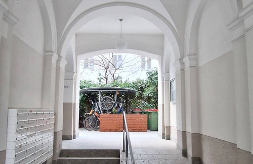 Weißgerber Apartamento | Moderne Altbauwohnung in Zentraler Hofruhelage!