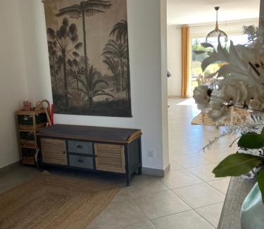 Pezenas Casa | Moderne Confort Familial Piscine naturelle 11mx3m