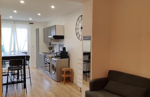Saint-Jean-de-Vedas Apartamento | Moderne et chaleureux duplex en centre-ville