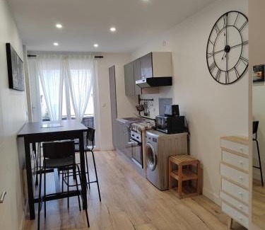 Saint-Jean-de-Vedas Apartamento | Moderne et chaleureux duplex en centre-ville