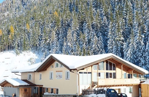 Neustift Im Stubaital Apartamento | Moderne Ferienwohnung in Neustift mit 3 Schlafzimmern und 2 Bädern
