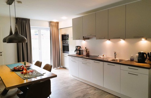 Tschagguns Apartamento | Moderne Ferienwohnung für 6 Personen mit 2 Terassen uns Hammer Aussicht