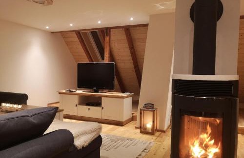 Hohenberg a.d.Eger Apartamento | Moderne Ferienwohnung Mit Hot Tub Und Fasssauna