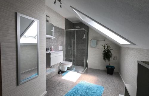 Wurmersheim Apartamento | Moderne Ferienwohnung in Durmersheim 2 Zi, Nähe Rhein und Messe KA