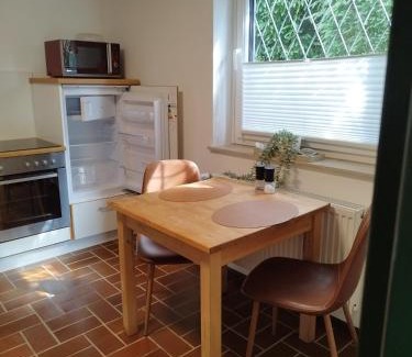 Kalletal Apartamento | Moderne Ferienwohnung mit privatem Eingang - ROSA