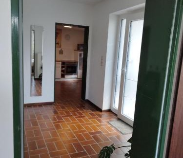 Kalletal Apartamento | Moderne Ferienwohnung mit privatem Eingang - ROSA
