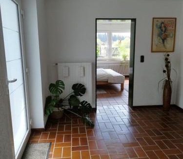 Kalletal Apartamento | Moderne Ferienwohnung mit privatem Eingang - ROSA