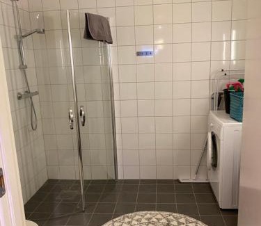 Tromso Apartamento | Moderne hybel nær naturen - gratis parkering!