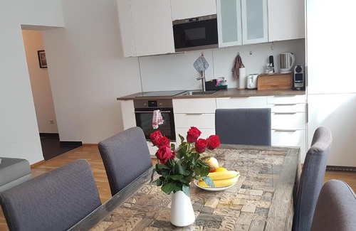 Neulerchenfeld Apartamento | Moderne Maisonette mit Terrasse