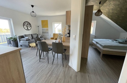 Bernsdorf Apartamento | Moderne Wohnung mit Balkon Inmitten der Lausitz