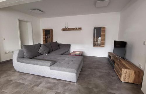 Remscheid Apartamento | Moderne Wohnung mit Terrasse und eigenem Zugang.