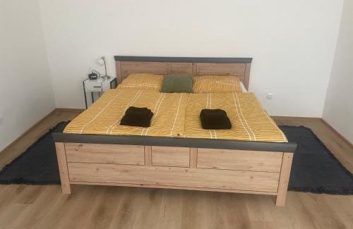 Funfhaus Apartamento | Modernes 60m2 Apartment mit Gartenblick - Hundefreundlich nähe Westbahnhof T5