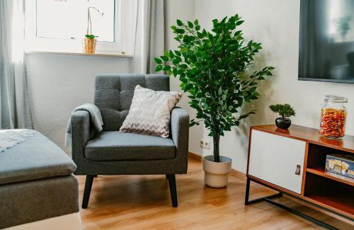 Konigstein an der Elbe Apartamento | Modernes Apartment mit Balkon und Stellplatz
