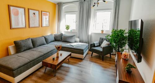 Konigstein an der Elbe Apartamento | Modernes Apartment mit Balkon und Stellplatz