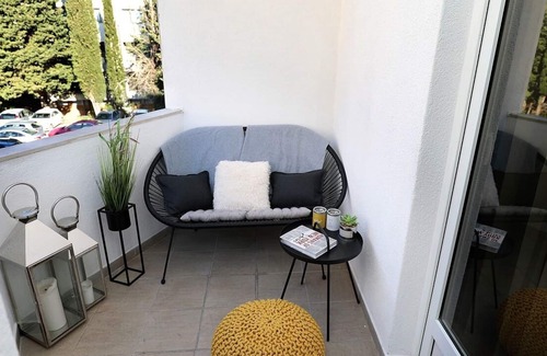 Bermatingen Apartamento | Modernes City-apartment mit Balkon in Bermatingen