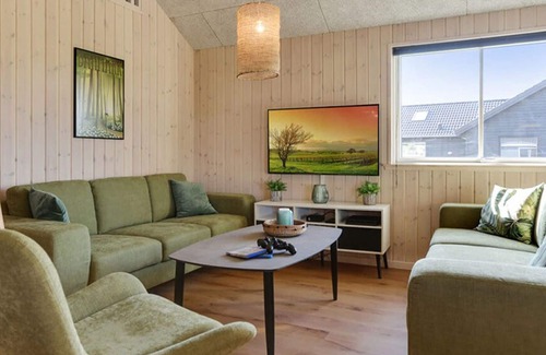 Stege Casa | Modernes Pool- und Aktivitätshaus mit 9 Schlafzimmern und 4 Bädern