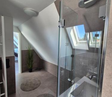 Sudstadt Apartamento | Modernes Zimmer in ruhiger Lage