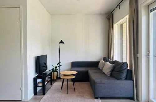 Vantaa Apartamento | Moderni paritalo lähellä lentokenttää, free parking, sauna