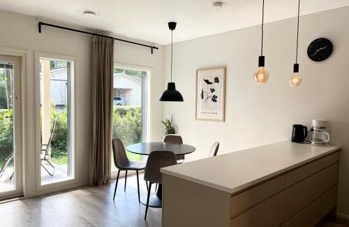 Vantaa Apartamento | Moderni paritalo lähellä lentokenttää, free parking, sauna