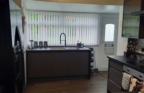 Fairwater Casa | Modernised home with 2 bedrooms in Cardiff