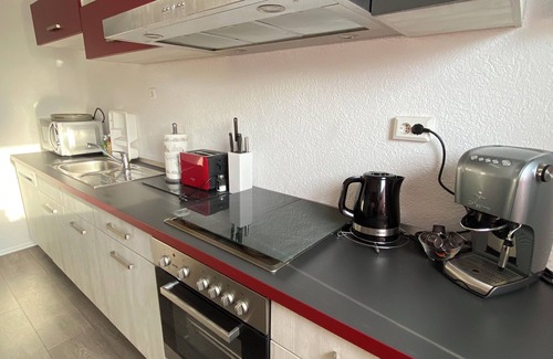 Langenfeld Apartamento | Modernisierte Wohnung, Zentral und Ruhig