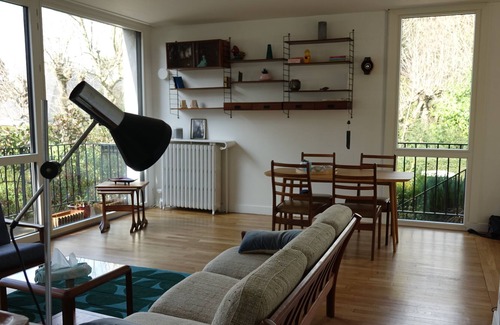 Chaville Casa | Casa modernista con jardín cerca de París y Versalles.