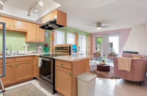 Marble Casa | Modernized 1br Condo W Shared Pool & Spa
