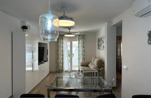 Chiclana de la Frontera Apartamento | Moderno Apartamento Primera Línea Playa de La Barrosa by ChiclanaDreams