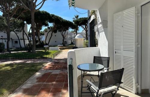 Chiclana de la Frontera Apartamento | Moderno Apartamento Primera Línea Playa de La Barrosa by ChiclanaDreams