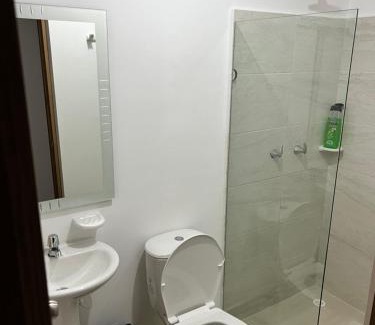 Ciudad Lineal Apartamento | Moderno apartamento a 10 minutos del centro