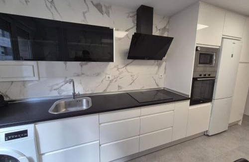 Gijon-Este Apartamento | Moderno apartamento con garaje en Gijón 1A148