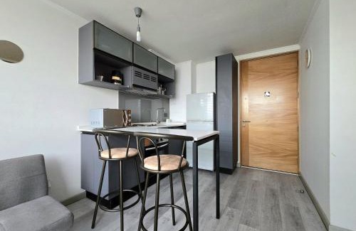 San Miguel Apartamento | Moderno apartamento full equipado, estacionamiento privado y cercano al metro