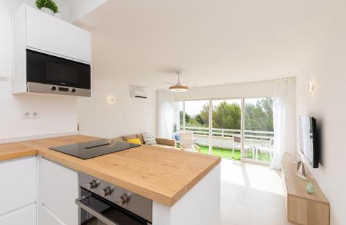 Coves Noves Apartamento | Moderno apartamento totalmente reformado con vistas al mar