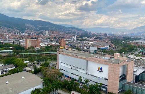 Sabaneta Apartamento | Moderno con vista, al lado de CC Mayorca y Metro