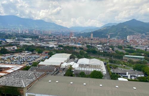 Sabaneta Apartamento | Moderno con vista, al lado de CC Mayorca y Metro
