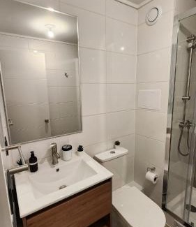 Los Angeles Apartamento | Moderno, nuevo, excelente ubicación, 1D1B, parking