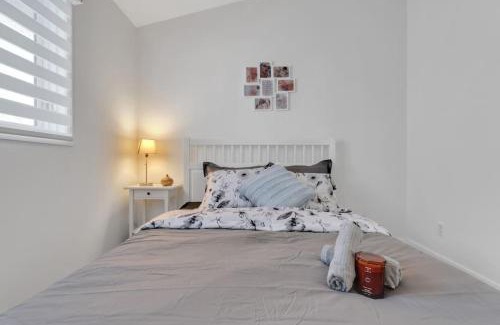 Valley Ridge Casa | ModernOasis with AC&MovieRoom close to Downtown15' Banff 60'