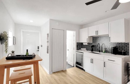 Lake Worth Cabaña | ModernTropic Cottage w/ Private Fenced Yard & 4KTV