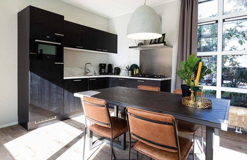 De Goorn Chalet De Esquí | ✓ Module Special at Park Westerkogge ✓ Holiday home for 4 people ✓ Located in Berkhout (North Holland) ✓ Waterfront holiday resort ✓ Book directly at the resort