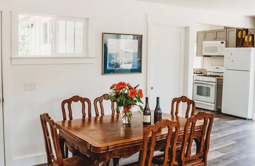 Adelaida Casa | 'Moe's Cabin' in the heart of Adelaida wine country