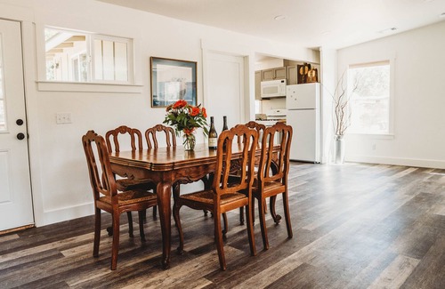 Adelaida Casa | 'Moe's Cabin' in the heart of Adelaida wine country